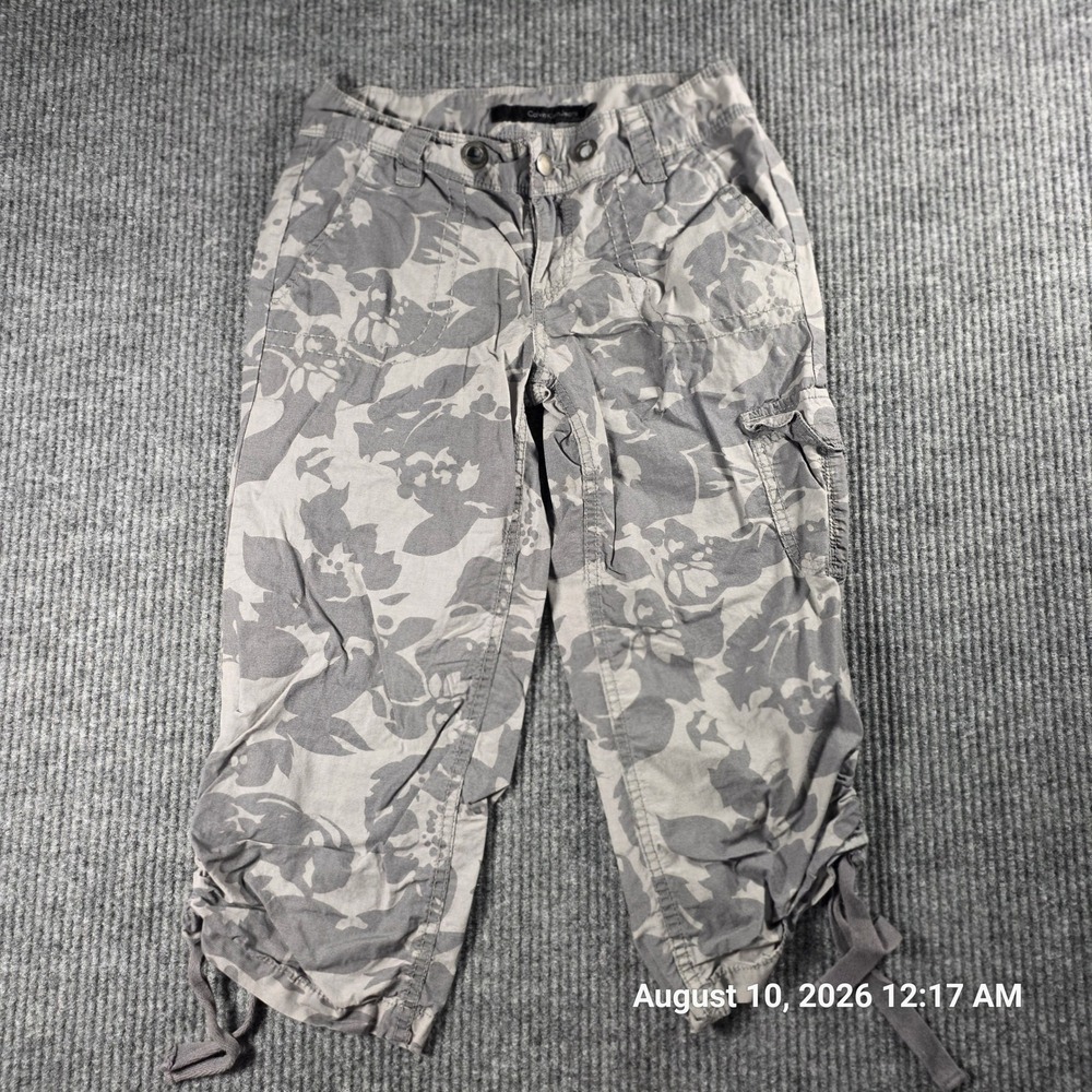 Calvin Klein Jeans Womens Floral Camo Cargo Capris Grey Cotton Ripstop Size 2